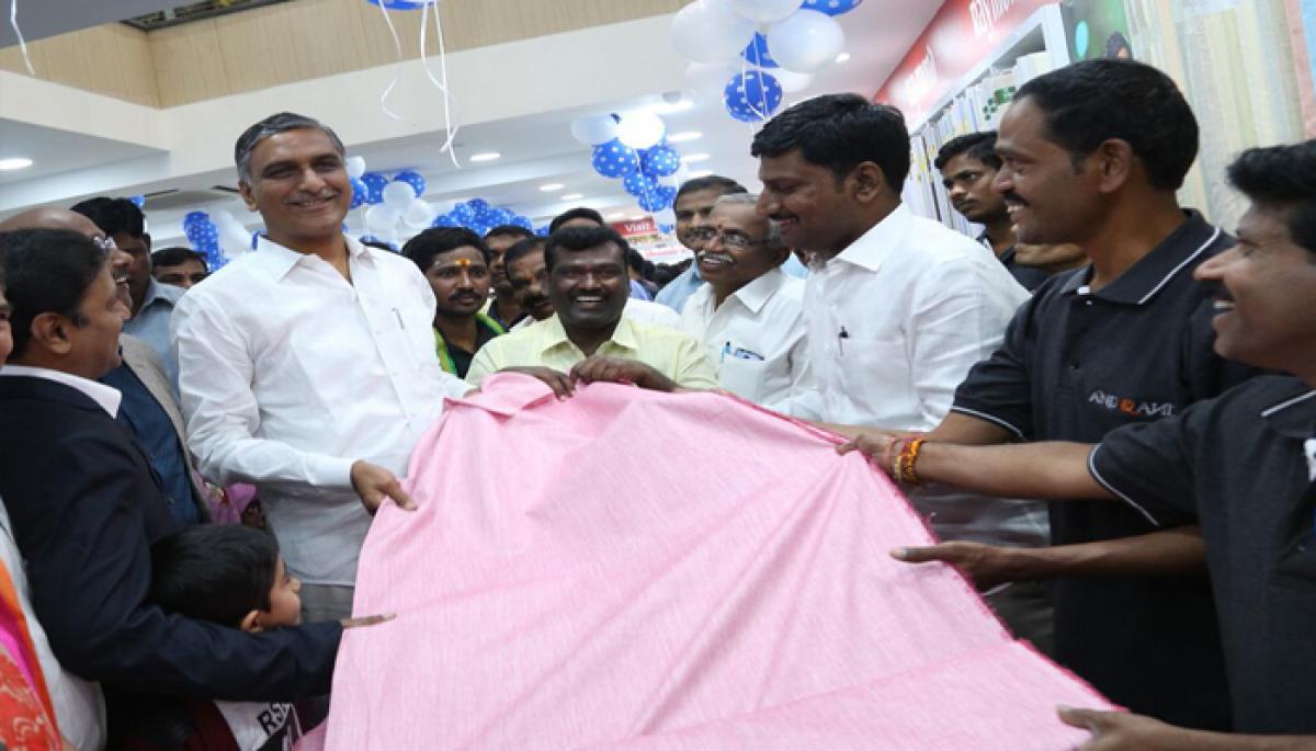 Harish Rao’s bid to support handloom weavers